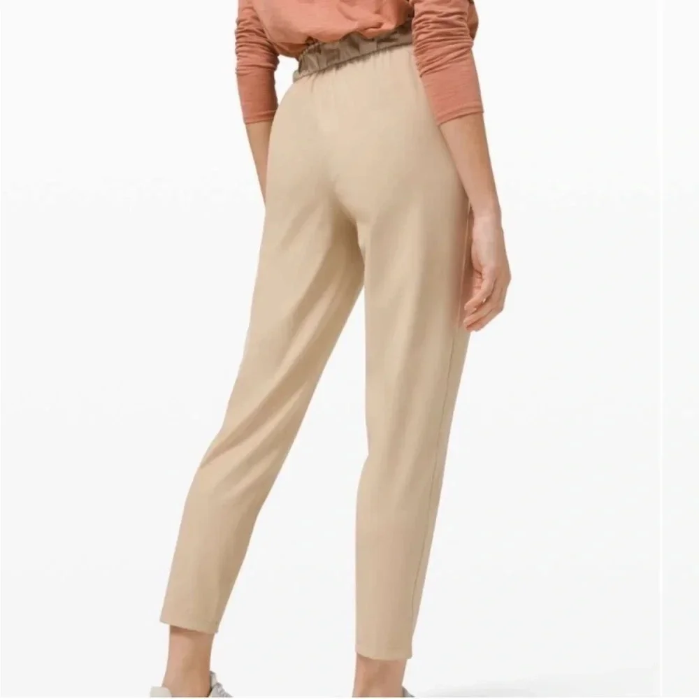 Lululemon Keep‎ Moving Pant 7/8 High-Rise Trench Tan 8